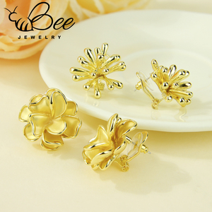 Pendientes de tuerca con diseño de flor en latón dorado de 14k estilo francés vintage, joyería única para el Día de San Valentín, pendientes de tuerca con forma floral para mujer - Product Image 4