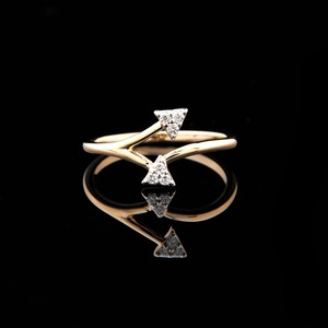 Fabriqué à la main en argent sterling 925 avec diamant autour de la bague grappe triangulaire bijoux fins modernes pour les occasions spéciales et les cadeaux - Product Image 3