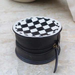 กระเป๋าสะพายคาดลำตัวหนังแท้100% วงกลมทรงกลมสีดำและสีขาวมีซิปปิดกระเป๋าสายรัดสำหรับโรงอาหารสำหรับผู้หญิง - Product Image 6