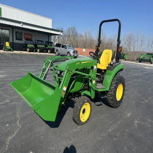 Tractor utilitario compacto John Deere 2038R de 37 HP, 4WD, transmisión hidrostática, con cargador frontal, retroexcavadora y listo para cortar césped, tractor diésel. - Product Image 5