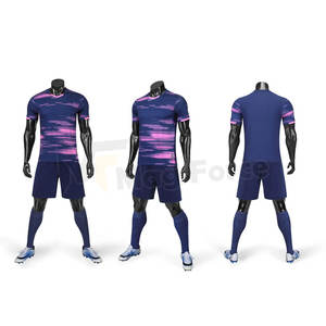Uniforme de football de sublimation de vêtements de sport de fabricant du Pakistan pour l'adulte fabriqué en uniforme de football de football de polyester doux - Product Image 1