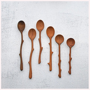 Cuillère de cuisine en bois sculptée à la main au design moderne, antiadhésive, résistante à la chaleur et durable pour chaque cuisine, au prix de gros - Product Image 1
