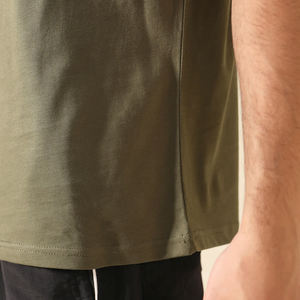 T-shirt vert forêt avec logo personnalisé en gros de haute qualité grande taille T-shirt pour hommes en coton confortable T-shirt pour hommes par Highletic - Product Image 6