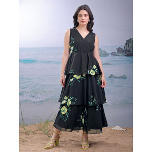 Purvaja Printed Abstract Ruffle Fit & Flare Maxi Dress para mujer, sin mangas con cuello en V, Georgette Flared Layered Design. - Product Image 5