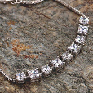 Bracelet solitaire Enzo en argent sterling 925 avec zircone suisse pour femmes et filles - Bracelets tennis tendance - Product Image 3