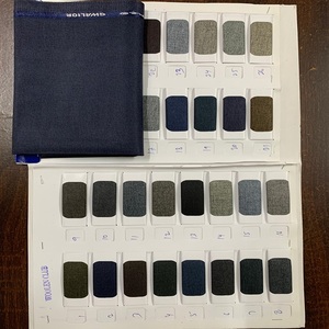 Tissu de costume en laine de polyester de style slub, teint uni, de qualité supérieure et très vendu, pour vêtements, exporté d'Inde - Product Image 3