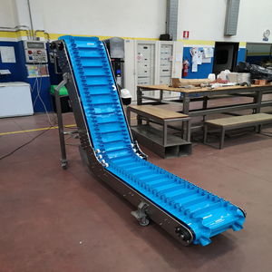 Nastro trasportatore Made in Italy "Z" per prodotti alimentari e industriali progettato per materiale sfuso facile da operare in acciaio inox - Product Image 1