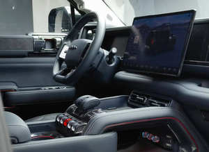 SUV Híbrida Usada 2024, 4x4, Transmisión Automática, Sistema de Propulsión Gasolina/Eléctrico, Diseño Espacioso de 5 Asientos, Limpia, Suministrada desde Japón - Product Image 2