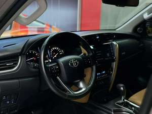 จัดส่งรวดเร็วสำหรับรถยนต์มือสอง ฟอร์จูนเนอร์ วีเอ็กซ์อาร์ เอสยูวี - Product Image 5