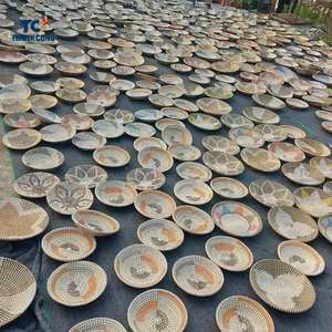 Vente en gros au Vietnam de plateau de service rond en rotin naturel et nacre parfait pour les décorations du Ramadan et de l'Aïd - Product Image 4