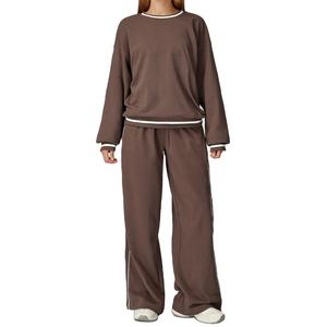 Survêtement de course de gymnastique d'hiver pour femmes Ensemble de sports de plein air confortable avec sweat à capuche contrasté Ensemble 2 pièces - Product Image 5