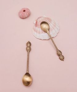 Cuchara de cobre puro hecha a mano con patrón de vid floral y grabado dorado para uso diario a precio mayorista - Product Image 3