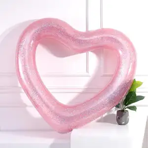 أنبوب دائري لامع على شكل قلب وردي قابل للنفخ بتصميم جديد يطفو في حمام سباحة للبالغين