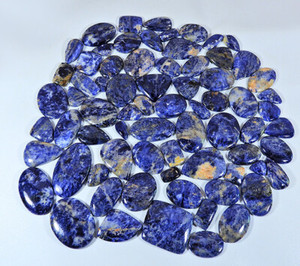Cabochon en forme de mélange de sodalite naturelle de superbe qualité, dos plat calibré, vente en gros de pierres précieuses de sodalite, toutes les tailles disponibles - Product Image 4