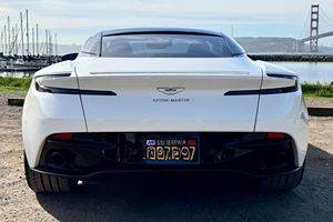 รถ Aston Martin DB11 AMR ปี 2019 สภาพดีเยี่ยม มือสอง - Product Image 1
