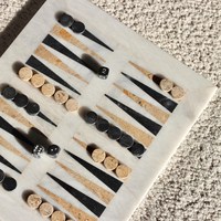Jeu de backgammon moderne en pierre fossile blanche, plateau en marbre fait à la main, pièces en pierre naturelle de qualité supérieure, sûr pour le salon, la salle à manger, la cuisine