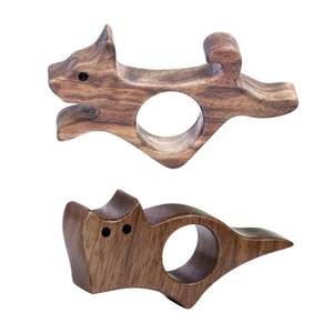 Porte-livre en bois classique pour les habitudes de lecture traditionnelles, offrant une prise en main confortable et un contrôle des pages. - Product Image 6