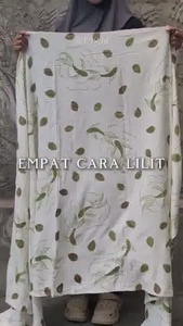 ผ้าซารองสำหรับผู้ใหญ่ ECOPRINT แบบ unisex ผลิตจากเส้นใยไม้ไผ่ด้วยเทคนิค Hapazone สำหรับชาวมุสลิม ผลิตในอินโดนีเซีย - Product Image 2