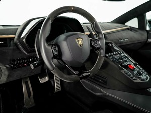 Lamborghini Aventador LP 780-4 Ultimae Roadster 2022 Certificado, Limpio y en Buen Estado - Product Image 2