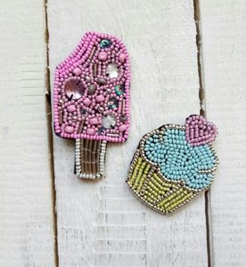 Breloques de sac brodées de perles de rocaille élégantes et personnalisées, accessoire de mode avec technique de tissage de style dessin animé par glowin fashion - Product Image 4