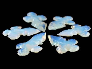 Opalite blanche naturelle sculptée à la main en forme de croix Briolette de pierres précieuses pour bijoux - Product Image 5