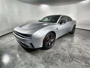 Daytona Scat Pack AWD 2024 Usado en Excelentes Condiciones, Turbo Eléctrico, Automático, Cuero Oscuro, ACC, R19, Volante a la Izquierda - Product Image 2