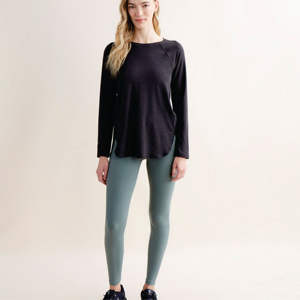 92% poliéster reciclado 8% Spandex Slim Fit secado rápido antiolor pimienta negra renovar transpirable manga larga Top - Product Image 2