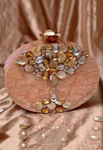 Sac à main rond de luxe fait main en corne d'animal, toucher réel, sac à main de créateur, boîte à rabat avec pompon, motifs artistiques, objet de collection - Product Image 4