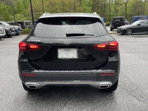 GLA 250 4MATIC SUV d'occasion 2024, conduite à gauche, intérieur foncé, sièges en cuir, pneus R19, automatique - Product Image 6