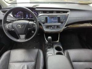 Avalon XLE Premium 2014 d'occasion, conduite à gauche, sièges en cuir foncé, pneus R17 - Product Image 2