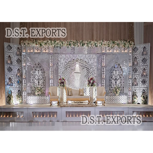 Miroir de scène captivant pour mariages modernes, cadre de miroir attrayant de style royal, cadre de miroir personnalisé pour toile de fond de mariage, États-Unis - Product Image 1