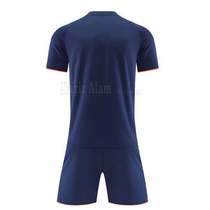 Tenue de football athlétique moderne, coupe confortable, matière respirante, idéale pour les entraînements, les matchs et les tournois. - Product Image 2
