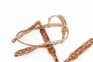 Combo de cabeza y coraza de cuero tallado con diseño personalizado - Product Image 2