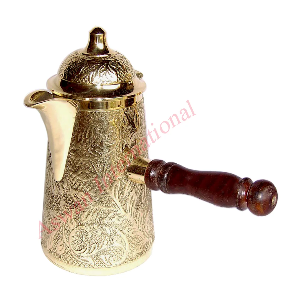 Minimal Price Hot Selling Turkish Arabian Hammered Coffee And Milk Pot With Wooden Handles Metal Hammered Tea Po