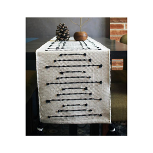 Tissu de golf élégant 100% coton brodé finition bohème 14x60 pouces 200 GSM GOTS OEM ODM lignes beiges et noires chemins de table - Product Image 2