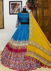 Hermoso Lehenga Choli de Georgette Sintética con Estampado de Diseñador y Dupatta Estampada, Traje Tradicional para Bodas, Fiestas y Eventos - Product Image 3