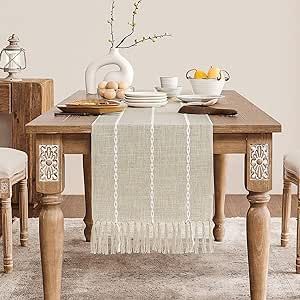 Caminos de mesa de lino hechos a mano con delicados bordados, creados para decorar mesas de comedor de forma artística en hogares únicos. - Product Image 2