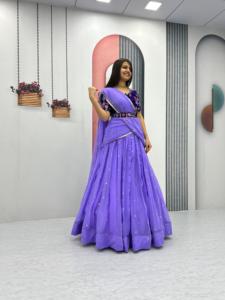 Lehenga Choli de Diseño Indio de Alta Calidad con Bordado Intenso y Lentejuelas para Mujer, Disponible a Bajo Precio - Product Image 6