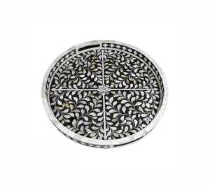 Plateau décoratif élégant en nacre avec design artisanal, parfait pour les restaurants, les centres de villégiature et les intérieurs de maison modernes - Product Image 2