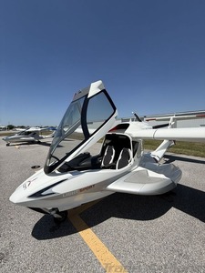 Avion amphibie léger ICONA5 2018 d'occasion, biplace, à ailes pliables, disponible à la vente - Product Image 1