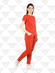 ชุดวอร์ม2ชิ้นสำหรับผู้หญิงเสื้อยืดและกางเกงขายาวแนวสตรีท OEM - Product Image 5