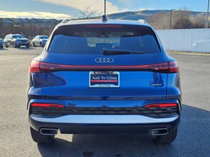 (W&T) PROMOCIÓN Venta de Autos Usados: Audi Q5 Premium 2025, SUV 4 Puertas con Tracción en las Cuatro Ruedas (2.0L 4 Cilindros Turbo 7AM), Color Azul Metálico - Product Image 2
