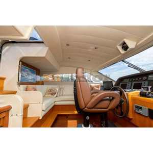 Yacht de luxe Ferretti Custom Line 94 modèle 2005 avec 2 moteurs CV 1971 pour des aventures nautiques de luxe - Product Image 1