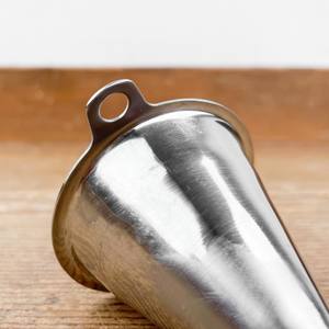 Embudo pequeño de acero inoxidable para transferencia precisa de líquidos sin derrames, diseño compacto, ideal para botellas, cocina, bar y uso doméstico - Product Image 3