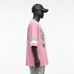 เสื้อยืดทรงบ็อกซี่ ผ้าคอตตอนเจอร์ซีย์พรีเมียม 220 GSM สีชมพู ดีไซน์แผงแขนพิมพ์ลายสกรีน โลโก้สั่งทำ เสื้อผู้ชาย - Product Image 3