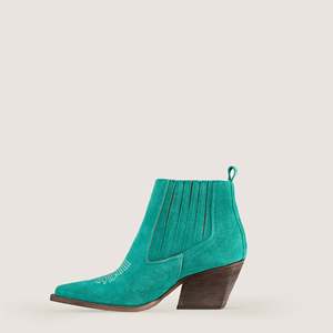 Bottines stylées Sandy Aquamarine Design avec inspiration texane chic - Product Image 2