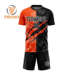 100% uniformes de football en polyester à vendre uniformes de football de conception de logo sur mesure à bas prix uniformes de nom d'équipe OEM - Product Image 3