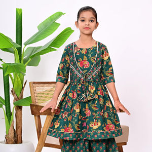Conjunto de Salwar Kameez para Niñas, Moderno, Largo hasta el Suelo, de Algodón Elástico, Estampado Floral Verde, Secado Rápido, Protección Solar - Product Image 1