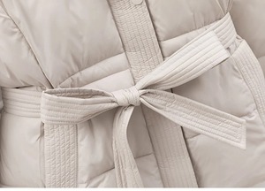 Chaqueta Bomber de Invierno para Mujer de Piel de Oveja en Lona Teñida Lisa Impermeable Transpirable Cálida Casual con Cinturón y Capucha Acabado de Abrigo - Product Image 6