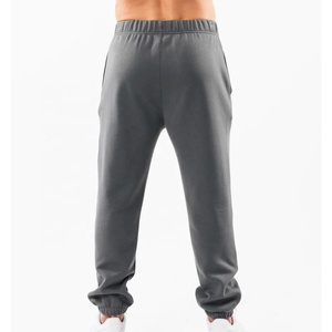 กางเกงขายาวผู้ชายแบบเรียบง่ายสำหรับออกกำลังกาย วิ่ง ฟิตเนส ใส่เล่นกีฬา ผ้าฟลีซ มีกระเป๋าหลายช่อง ผ้าฝ้ายทรงโอเวอร์ไซส์สำหรับผู้ชาย - Product Image 2